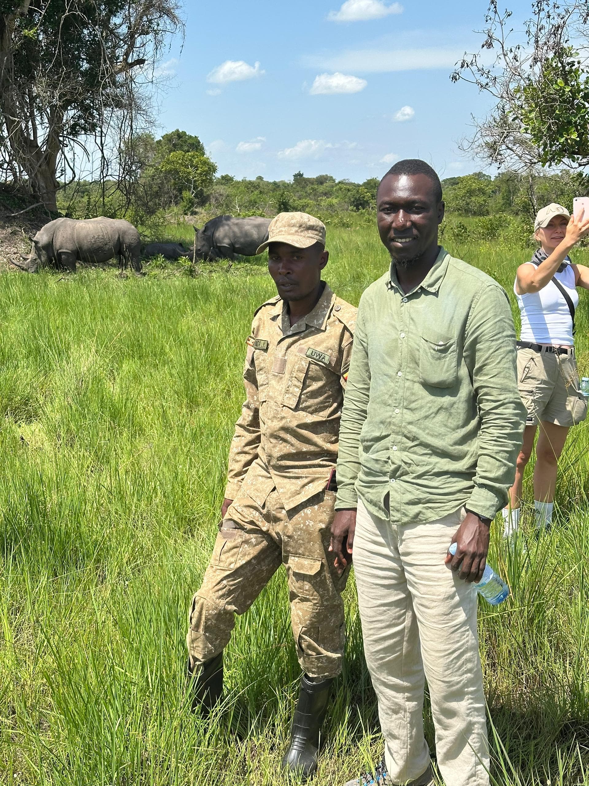 Tracking the Giants: The Art of Sincere Wildlife Encounters